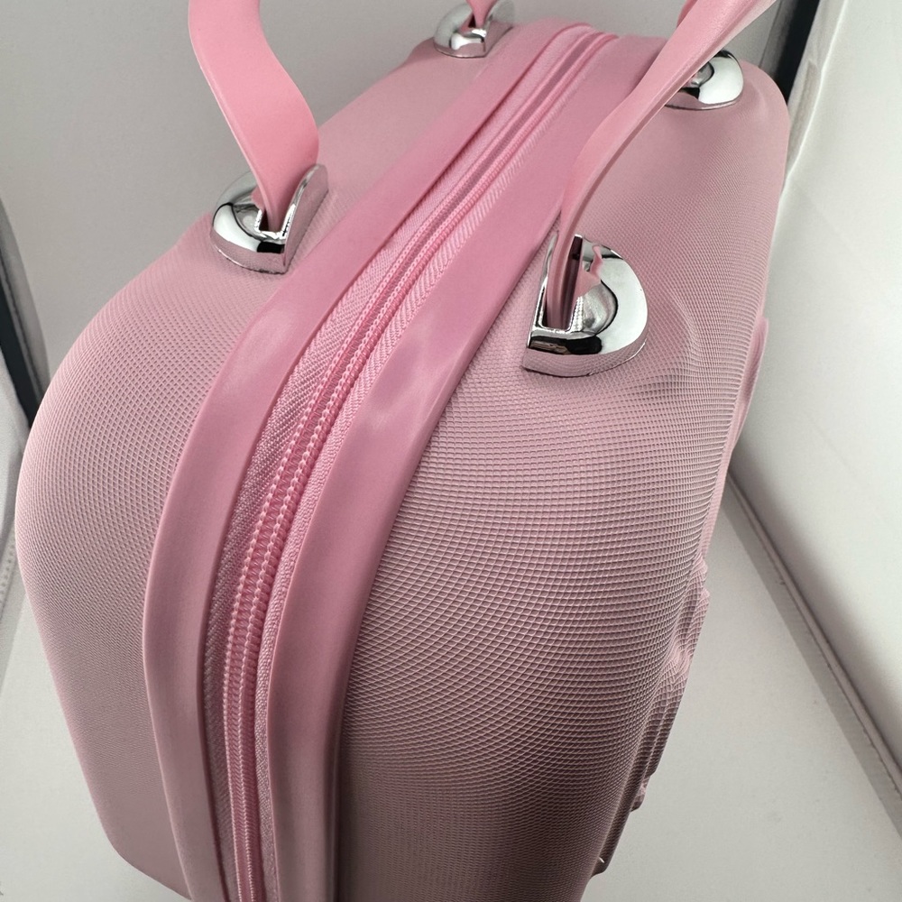 Hello Kitty Pink Hard Makeup Case - Picture 5 of 13